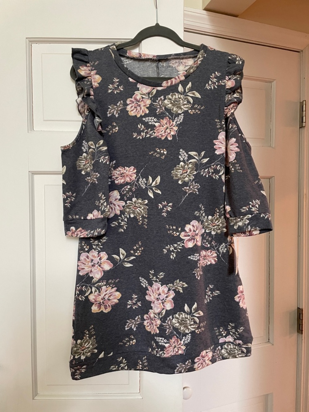 Francesca's Collections Floral Cold-Shoulder Mini Dress - Charcoal with Pink
